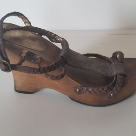 Shoes - Picture 2 of 3